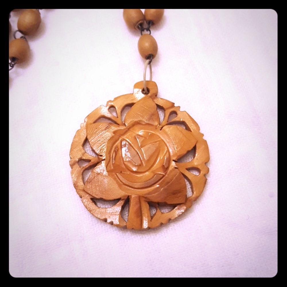 Flower power necklace
